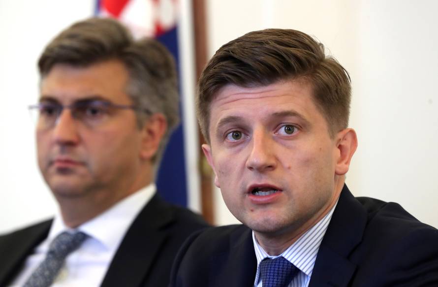 Zagreb: Premijer PlenkoviÄ i ministar financija Zdravko MariÄ predstavili  poreznu reformu