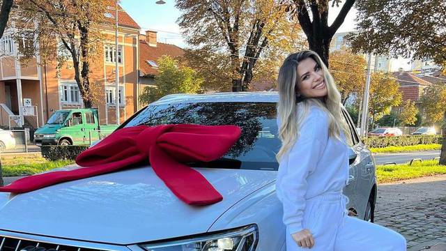 Ecija Ivušić od supruga Gorana dobila automobil za rođendan: 'Wow! Baš ti odlično pristaje...'