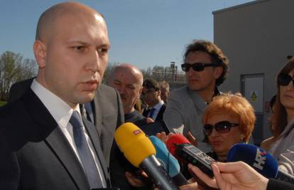 Ministar Zmajlović u Županji, povjerenstvo istražuje proboj