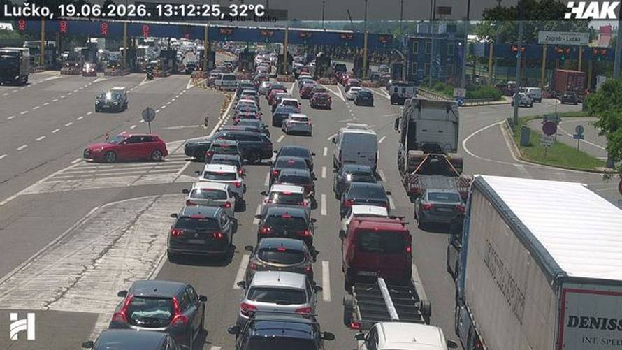 FOTO Skratili petak i požurili na produženi vikend: Ogromna gužva kod Lučkog prema moru