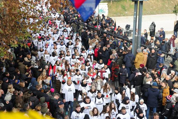 Vukovar: Kolona sjećanja prolazi pored Vodotornja