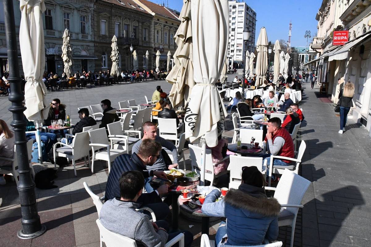 'Građani unatoč upozorenjima ugostitelja često krše mjere'