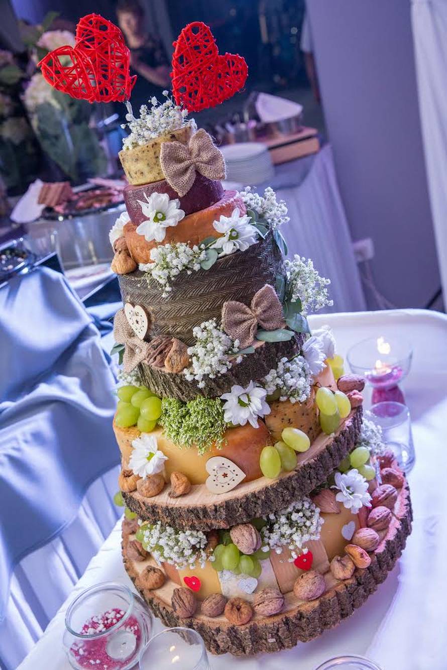 Oženio se Vulin: Vjenčali bi se i ranije da stalno nisu bili izbori