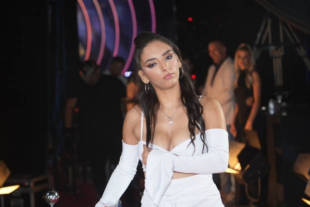 Beograd: Dolazak natjecatelja u show Eilta 10 na televiziji Pink