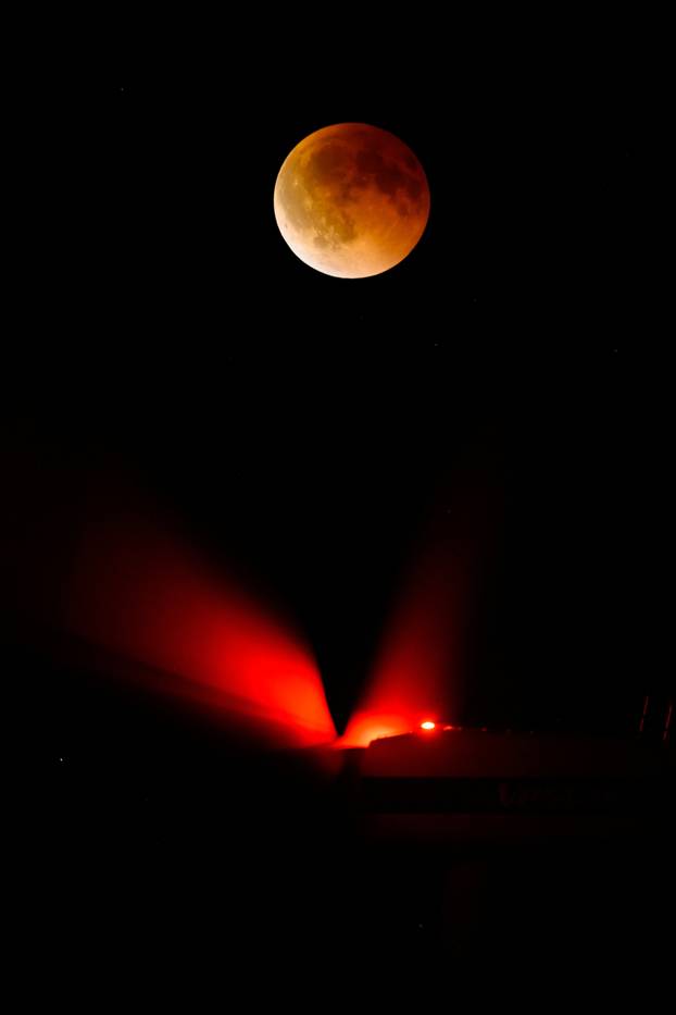 A total lunar eclipse in Herrnleis