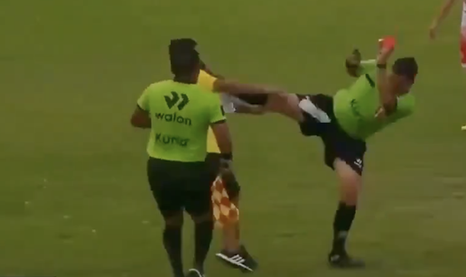 VIDEO Peruanski sudac u maniri Cro Copa nokautirao trenera