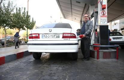 'Pale' benzinske u Iranu: Tvrde da je iza svega hakerski napad
