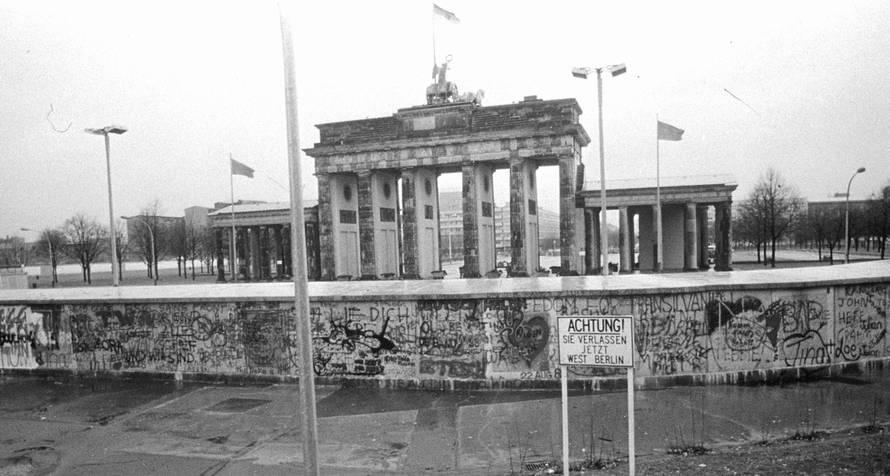 Archive photo - 30th anniversary of the fall of the Berlin Wall - stock photo