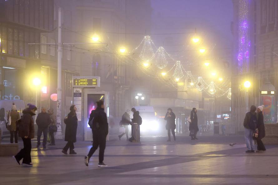 Hladno maglovito jutro u Zagrebu
