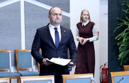 Anušić o pozdravu 'ZDS': Što manje tema 'ZDS' i bit će svima draže. Nek ide u vražju mater...