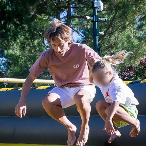 FOTO Luksuzni dom Modrićevih od 12 milijuna eura: 13 soba, kino, garaža za 10 automobila...