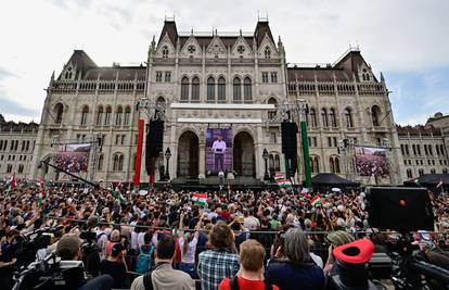 Veliki prosvjed u Budimpešti protiv politike Viktora Orbana