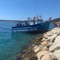 VIDEO U Splitu se nasukao brod s turistima: 'Odgurali smo ga, kapetan je obećao gajbu piva'