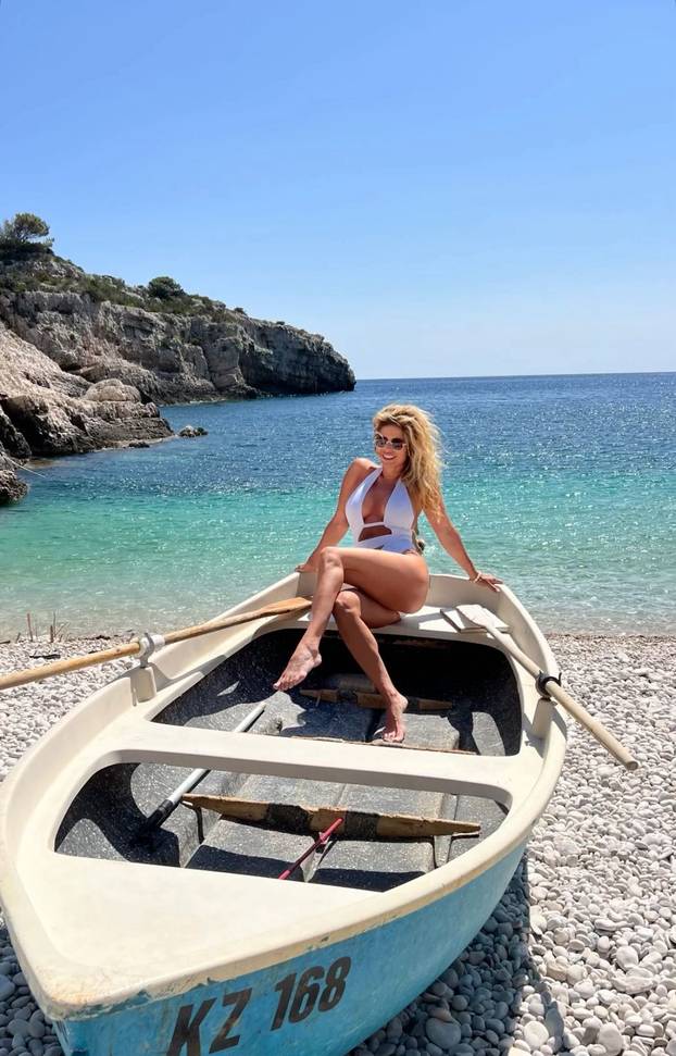 Toplinski val nije zaobišao niti slavne ljepotice: Neke su hlad našle na plaži, druge u teretani