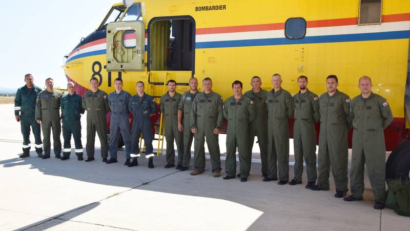 FOTO Hrvatski piloti vratili se iz Francuske: 'Bila nam je čast pomagati u gašenju požara'