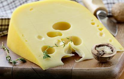 Zaboravi žvakaću gumu: Tvrdi sir sprječava pojavu karijesa 