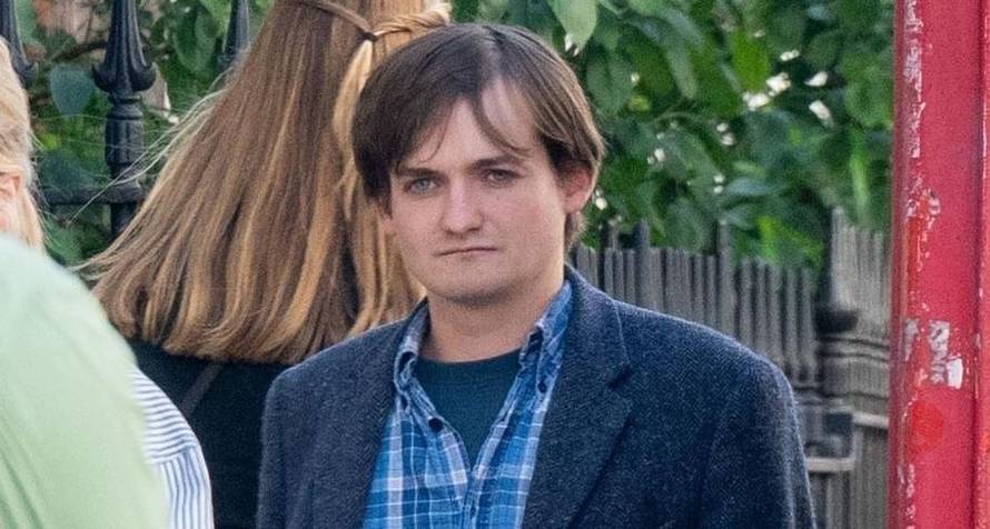 *EXCLUSIVE* Something You've forgotten Jack? as the Game Of Thrones Star Jack Gleeson seen out during a stroll with Brassic's Aaron Heffernan and the stand up comic Mairead Doyle-Heffernan in London. *PICTURES TAKEN ON THE 19/06/2024*