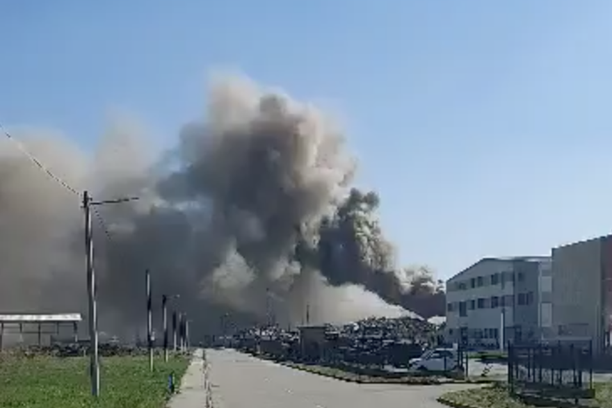 Požar odlagališta otpada blizu Dugog Sela