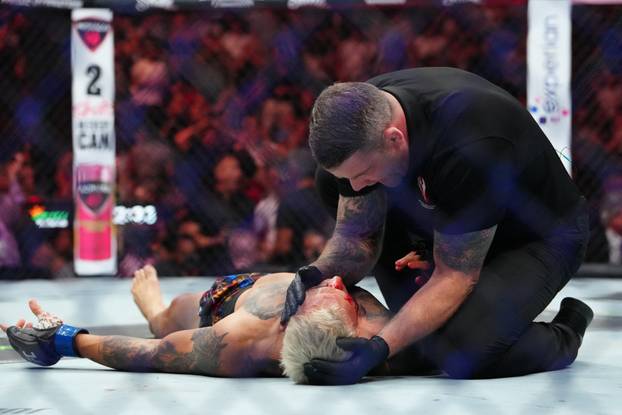 MMA: UFC 317- Topuria vs Oliveira