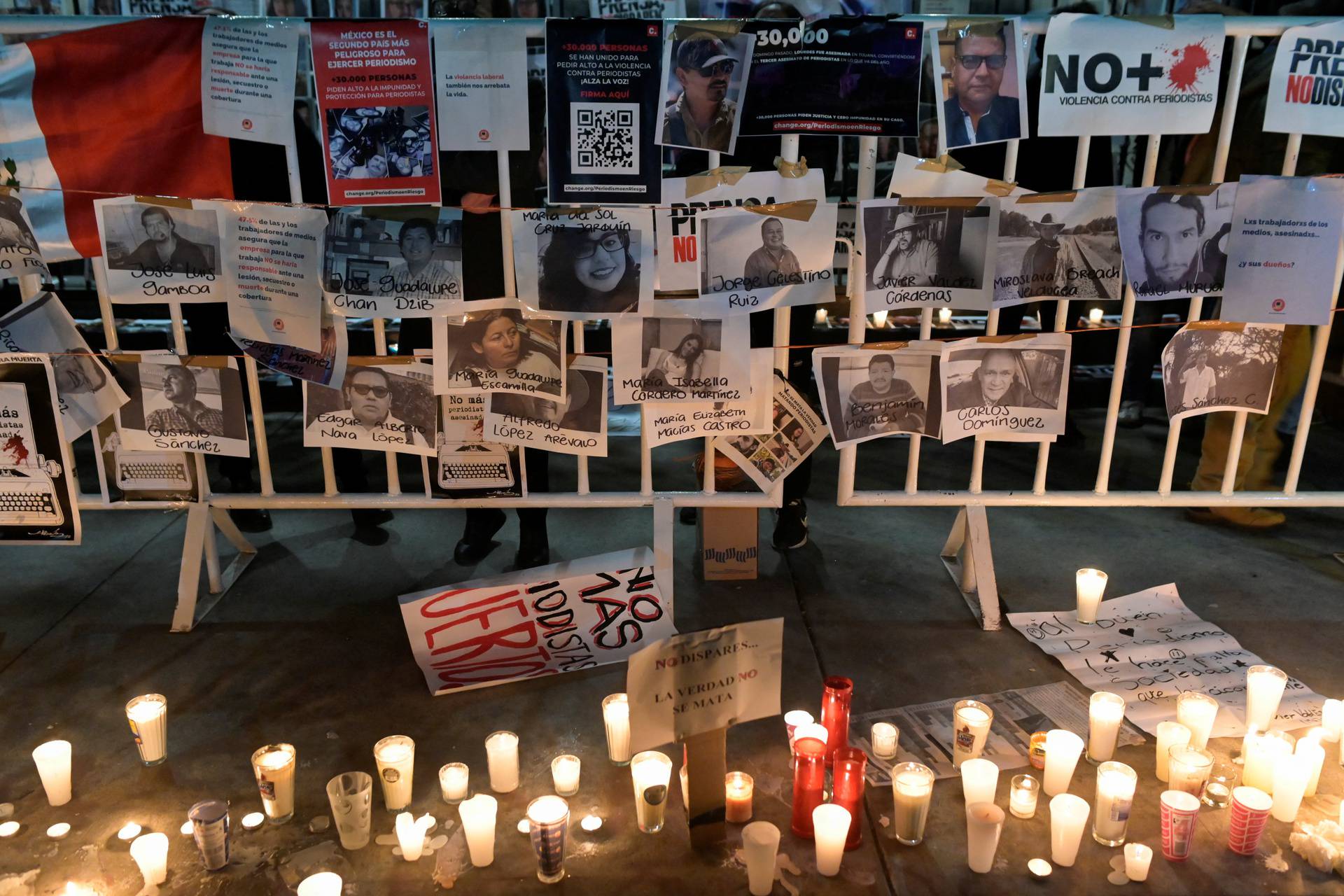 Vigil to protest against the killing of journalists in past days, in Mexico City
