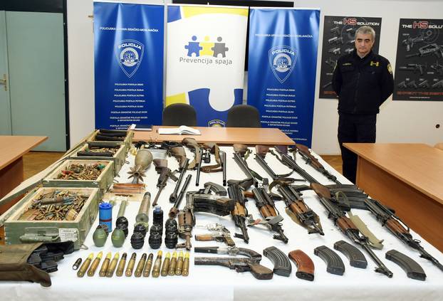 Petrinja: Policija predstavila rezultate kampanje "Manje oružja, manje tragedija"