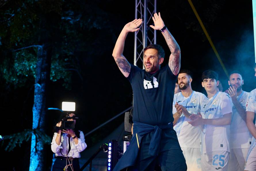 VIDEO Rijeka predstavila novu garnituru dresova. Produžili su suradnju s Jurajem Zigmanom