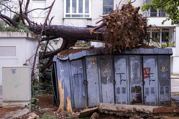 Olujno nevrijeme poharalo Mostar 