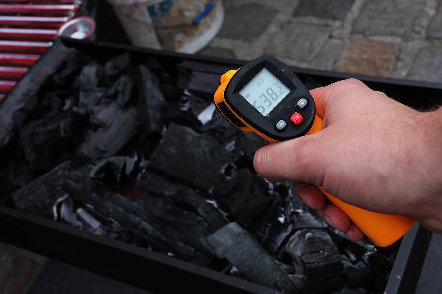 Bilo je gusto: Valpovački kotlić opet je napravio savršen roštilj