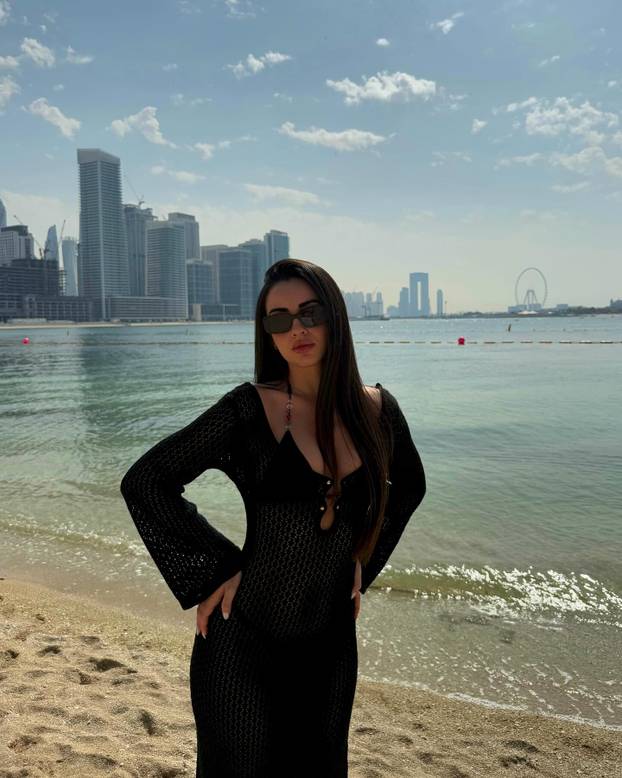 FOTO Tko je djevojka mlade Realove zvijezde? Selenia se bavi modelingom i slika u dresu