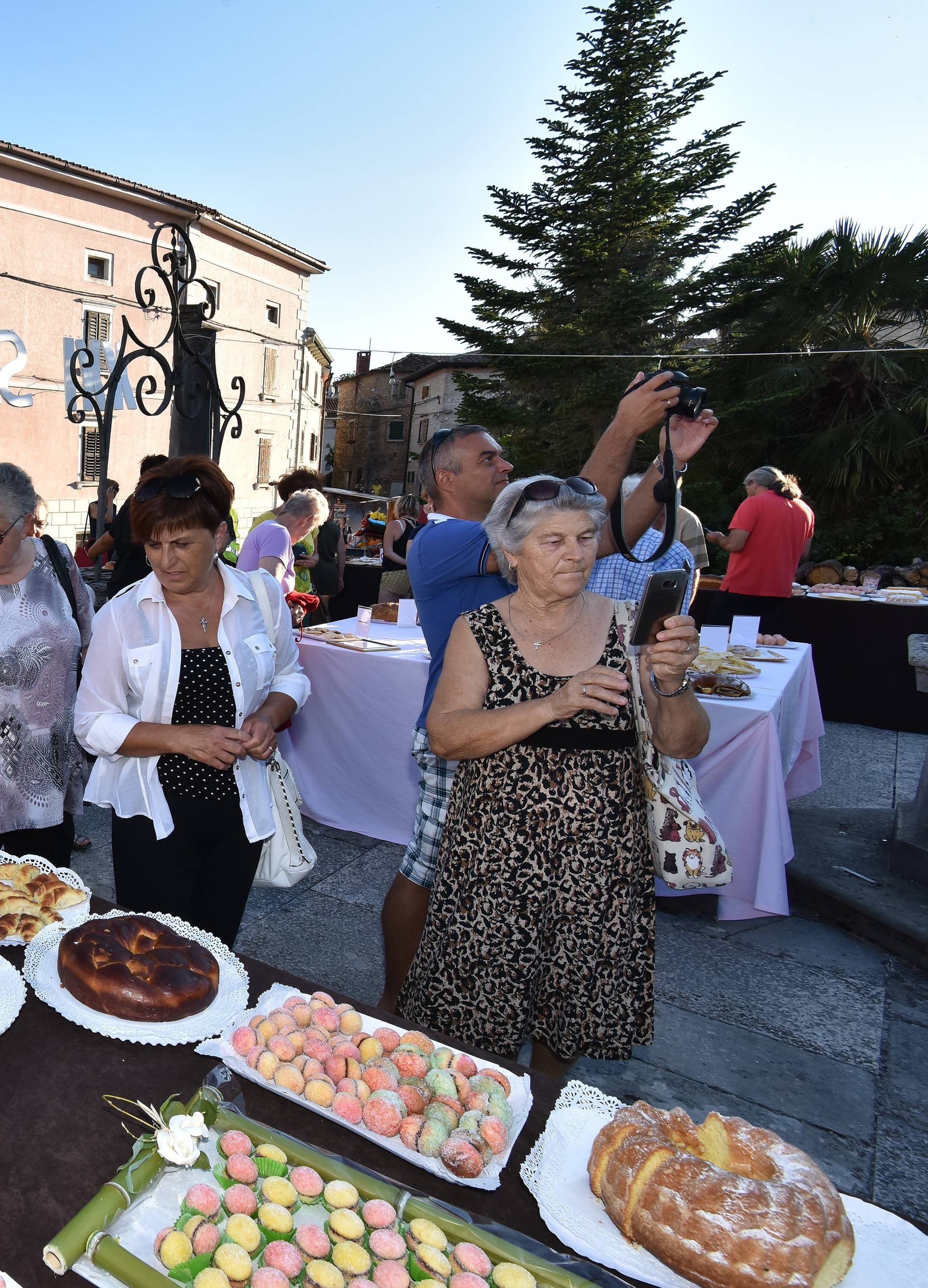 Kolači iz snova: Ovo je fešta u Vižinadi za prste polizati!