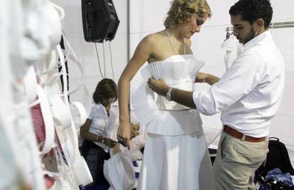 Lima: Manekenke nosile haljine od toaletnog papira