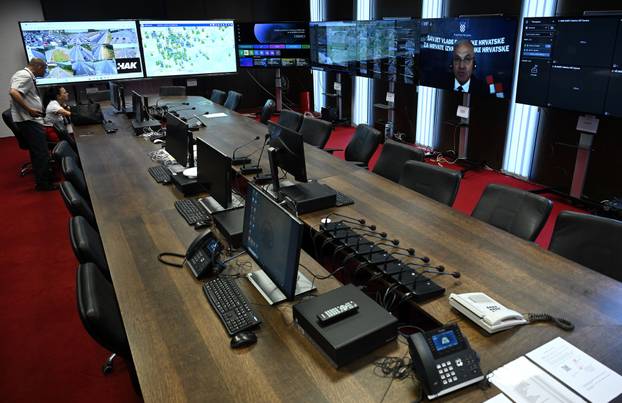 Zagreb: Obilazak Stožera za provedbu mjera sigurnosti povodom održavanja koncerta glazbenika Marka Perkovića Thompsona na prostoru Hipodroma