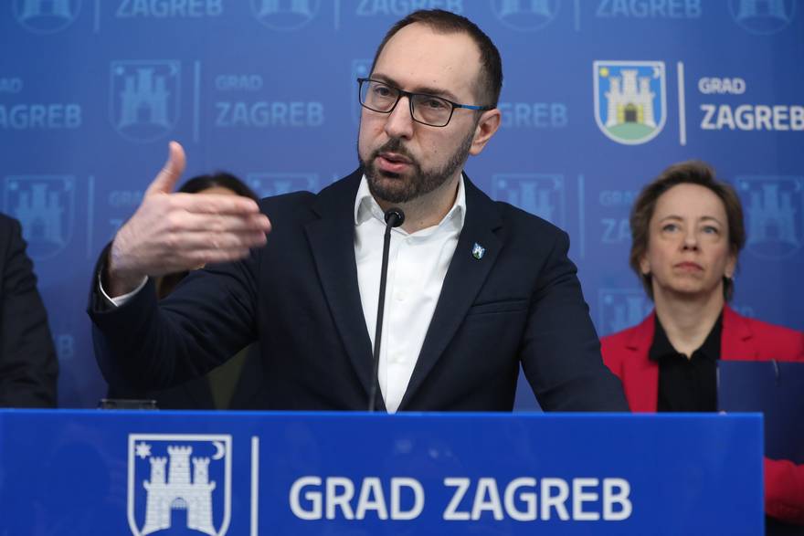 Toma&scaron;evi&cacute; o Vjesniku: Ako su ga zapalili maloljetnici, moramo se zapitati &scaron;to se doga&dstrok;a u dru&scaron;tvu