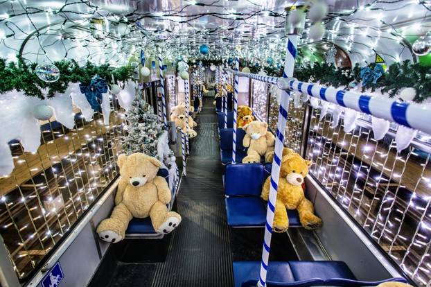 Osijek: Umjesto putnika u tramvaju se voze plišani medvjedići