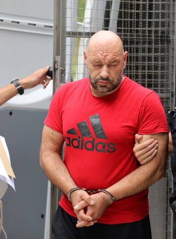 Pula: Na pulski &Zcaron;upanijski sud privedena trojica osumnji&ccaron;ena za napad na mladog Slovenca u Pore&ccaron;u