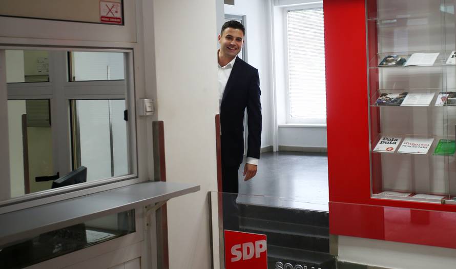Tko više šteti SDP-u: Davor Bernardić ili njegovi kritičari?