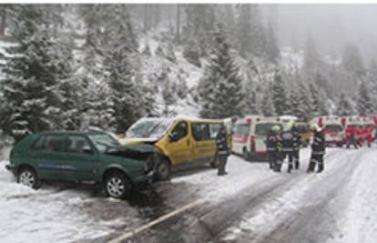 U prometnoj nesreći u Austriji ozlijeđeno 8 djece iz Hrvatske