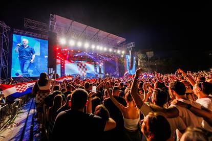 FOTO Spektakl u Imotskom: Evo kako je izgledao koncert Bulića, Thompsona i Zečića na stadionu