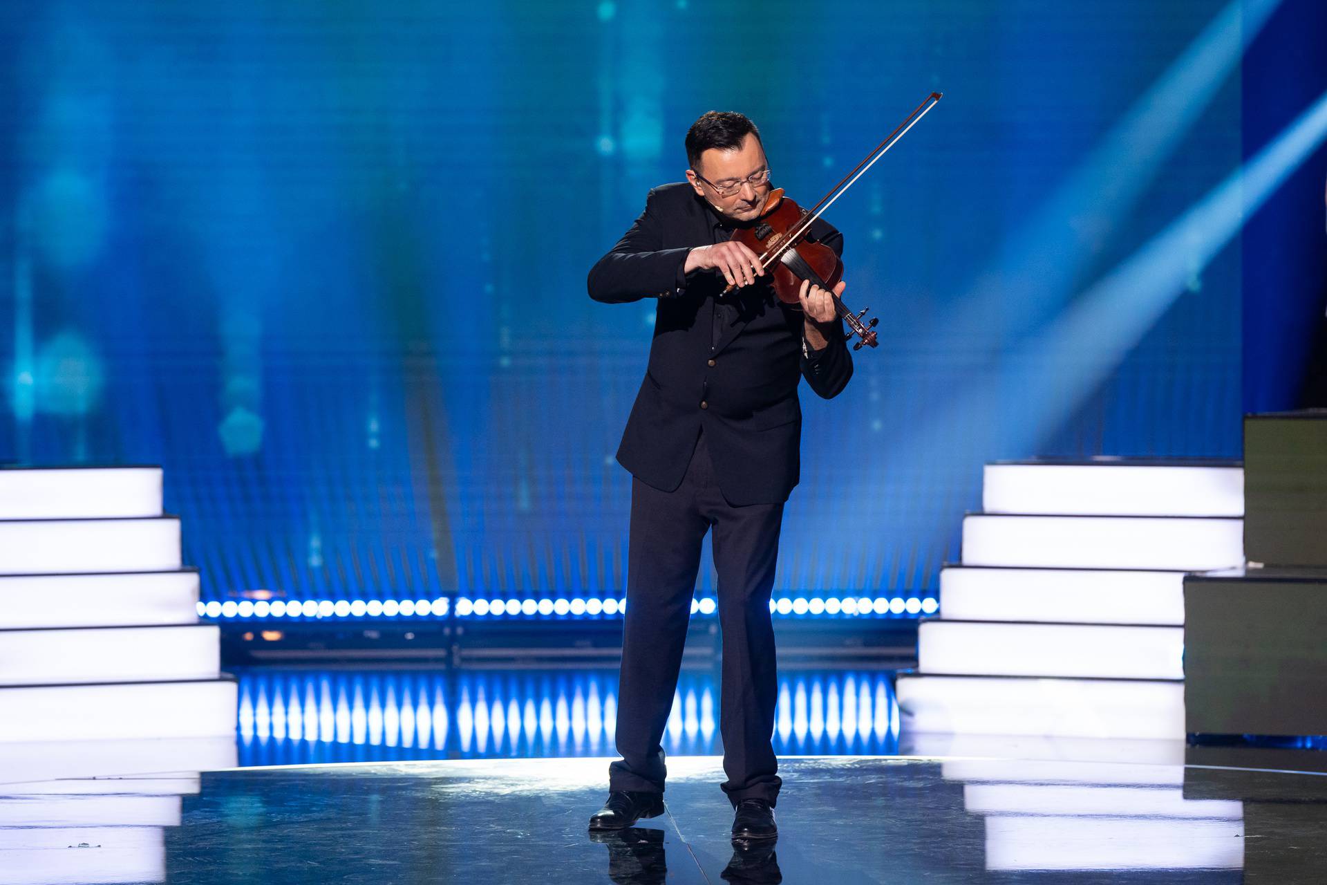 Violinist iz 'Tko to tamo pjeva?' za 24sata: 'Josipoviću sam pet sati svirao  i gotovo kolabirao...'