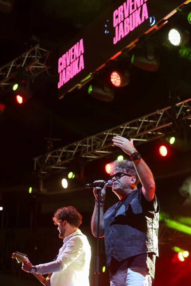 Zagreb: Koncert Crvene jabuke u Areni Zagreb