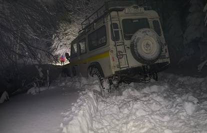 HGSS šest sati spašavao trojicu planinara iz snježne mećave: 'Upozoravali smo ih da ne idu!'
