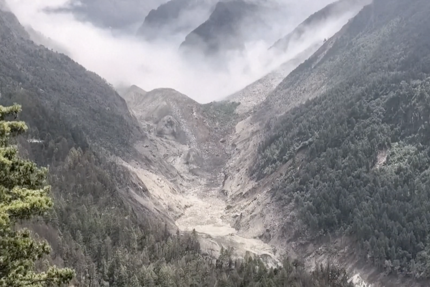 Slu&zcaron;be i dalje tragaju za nestalima u Nepalu