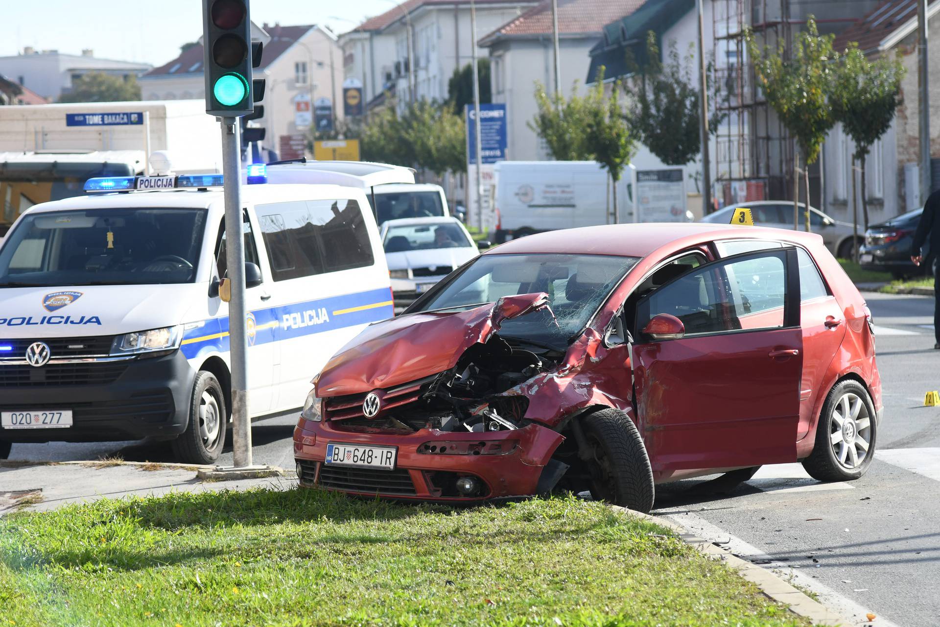 Bjelovar: Dvije osobe ozlijeđene u sudaru automobila i kamiona