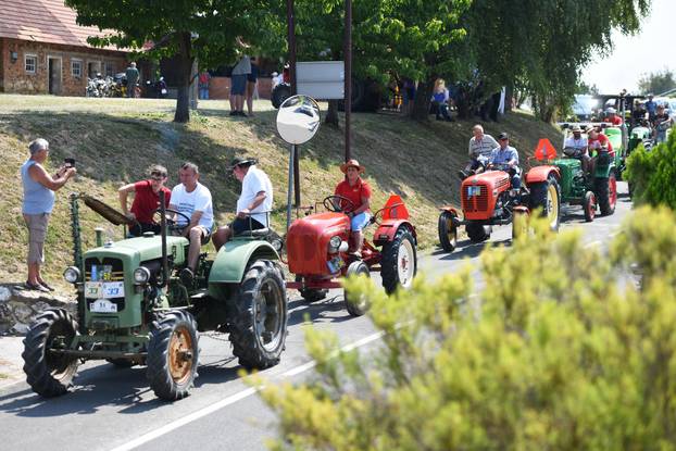 Sveti Urban: Međunarodni traktorski rally na štrigovskim vinogradima 