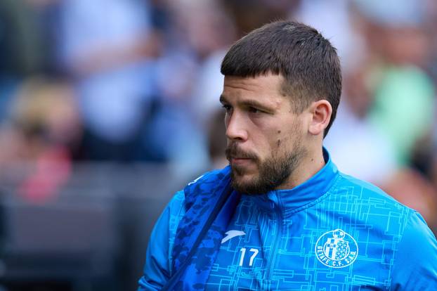 Valencia, Spain. 10th May, 2025. VALENCIA, SPAIN - MAY 10: Carles Perez Right Winger of Getafe CF looks on prior the LaLiga EA Sports match between Valencia CF and Getafe FC at Mestalla Stadium on May 10, 2025 in Valencia, Spain. (Photo by Jose Torres/Pho