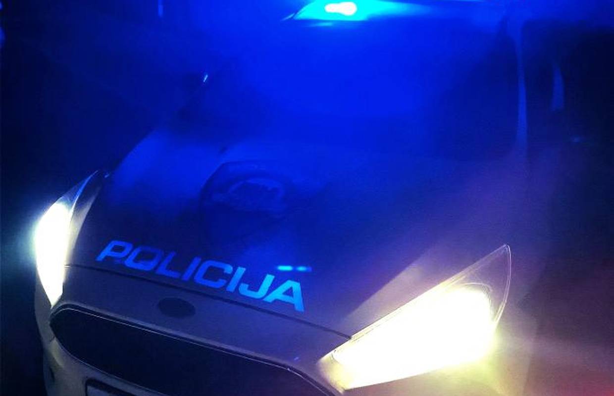 Nesreća u blizini Solina: Vozač izgubio kontrolu i prevrnuo se