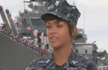 Rihanna će u 'Battleshipu' glumiti da je u marincima 
