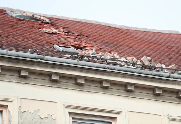 Nakon potresa u Zagrebu prijeti opasnost od urušavanja krovova i pročelja zgrada