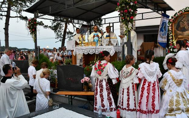 Kloštar: Tradicionalno predvečerje Velike Gospe