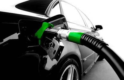 Cijene goriva niže su zbog straha od recesije, špekulante plaši sve manja potrošnja...